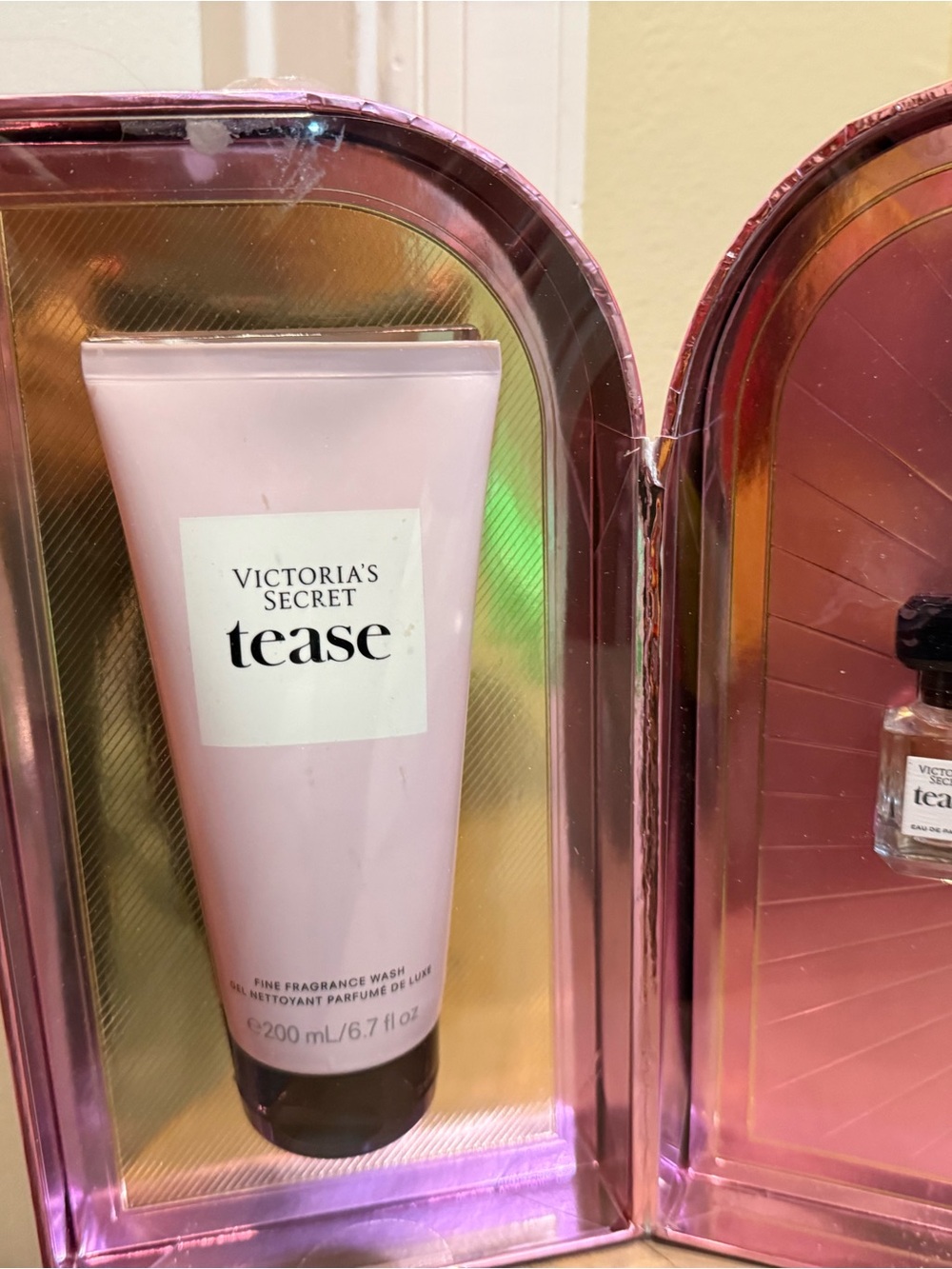 Victoria's Secret Tease Fragrance Set - Pink Iridescent Display - Picture 2 of 7